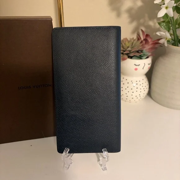 Louis Vuitton Taiga Brazza Navy Bifold Wallet with Box - Picture 3 of 11